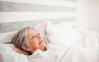 导致老年人失眠的原因有哪些？中老年人失眠怎么办？