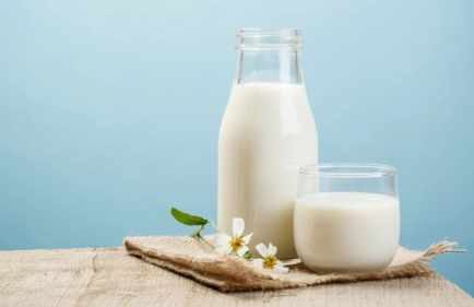 科技狠活牛奶与纯天然牛奶的不同